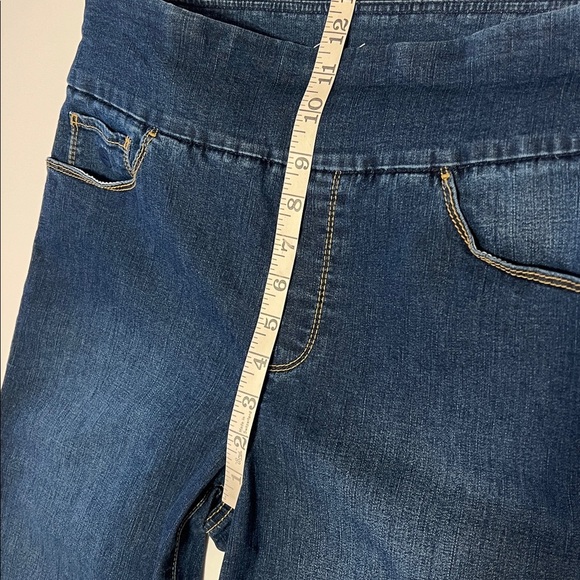 Gloria Vanderbilt Amanda Slimming pull up Jeans, waist band tummy control, sz 10 - Picture 6 of 13